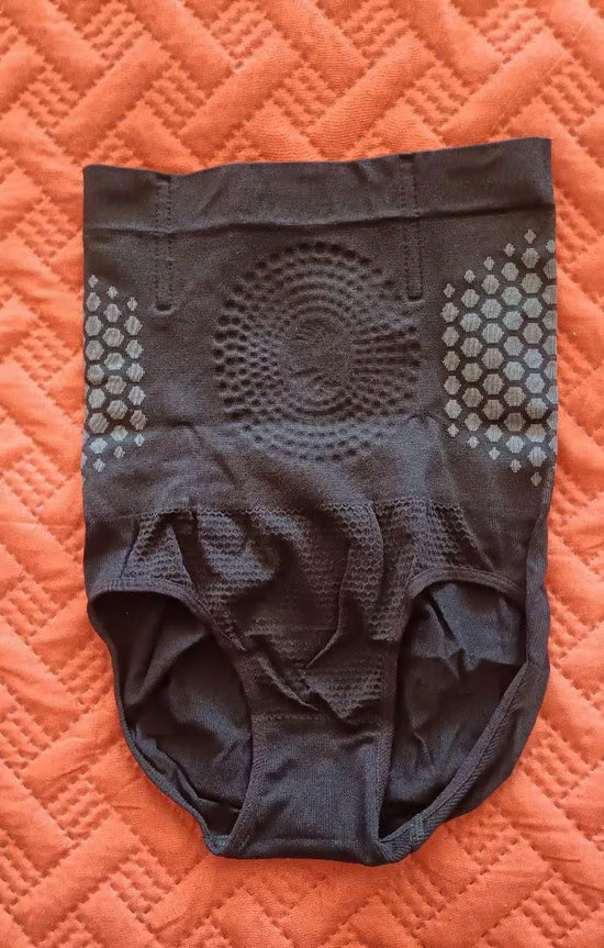 Light compression seamless underwear for everyday outfits